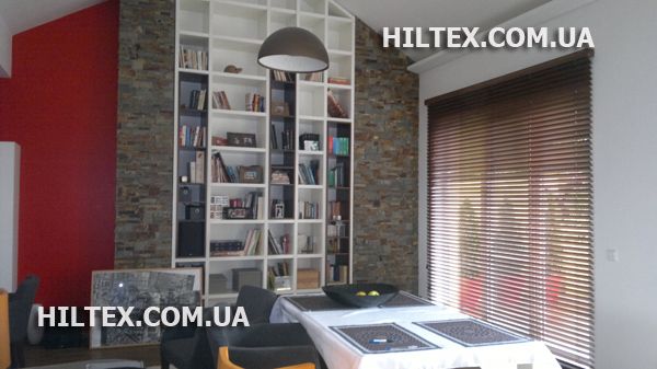 Детская комната с деревянными жалюзи