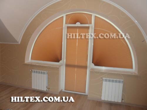 Плиссе на раме круглого окна от HILTEX