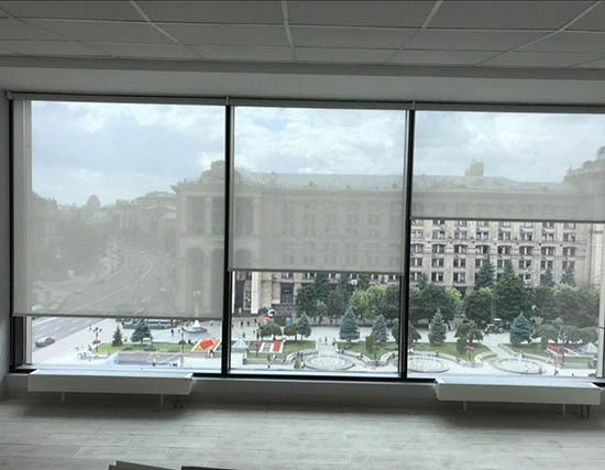 Рулонная штора Скрин (Screen) на Крещатике Рулонная штора Скрин (Screen) на Крещатике